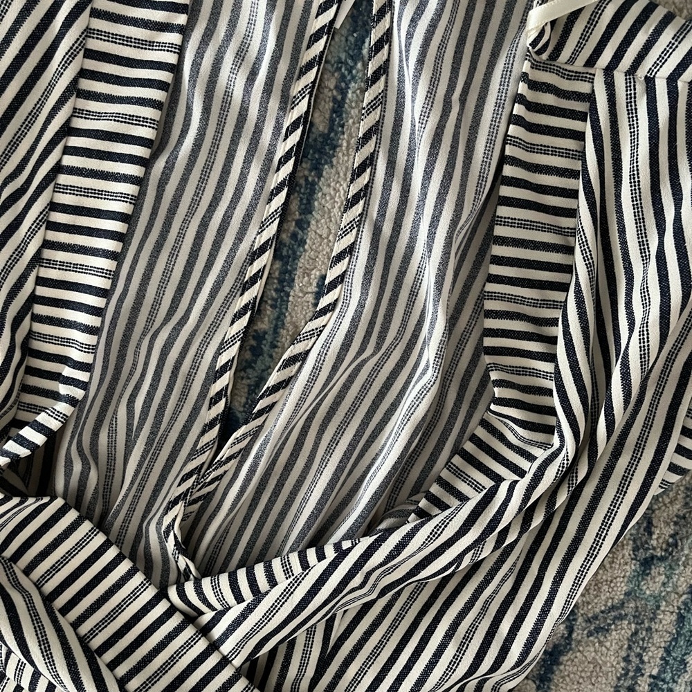 Nwt size medium blue and white striped jumpsuit with belt - Picture 5 of 6